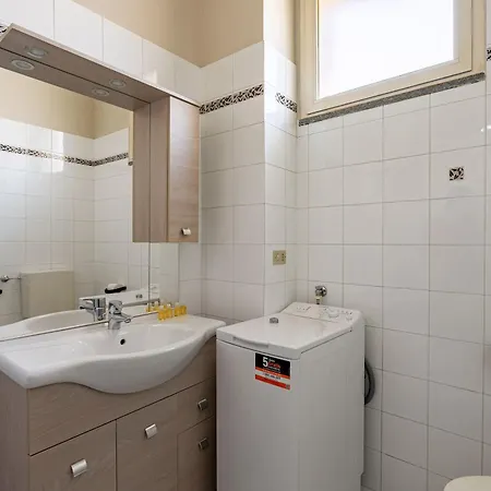 Casa Savona Nel Cuore Di ألبا